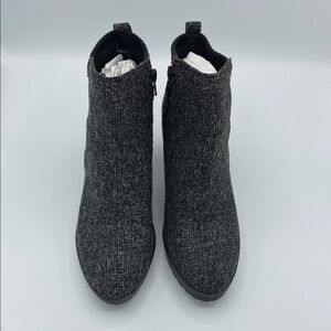 Kelly & Katie Textured Gray Ankle Booties SIZE 8.0 NEW